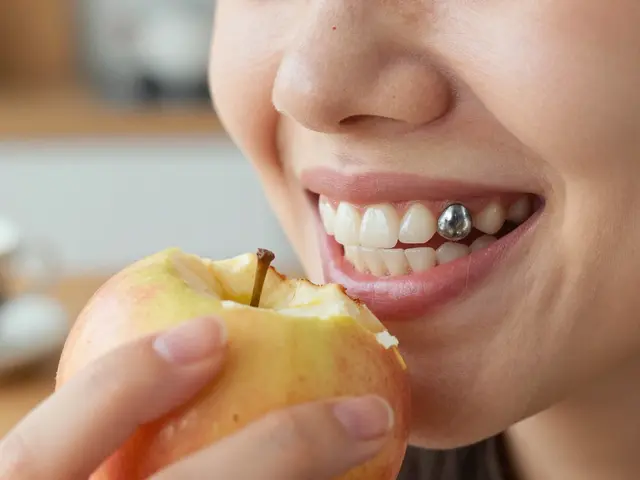 Keramické zuby: Jaký je jejich vliv na žvýkání a proč jsou lepší než kovy