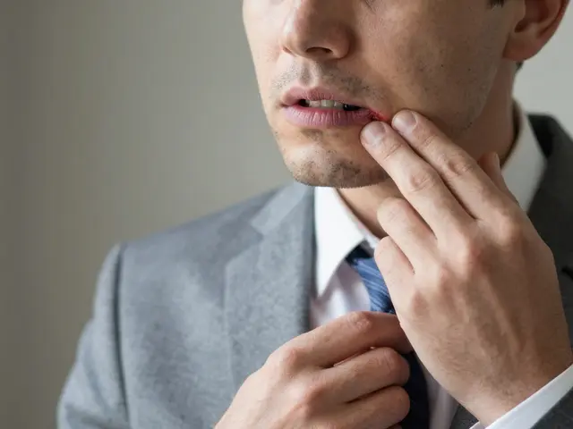 Jak černý zubní kámen ovlivňuje vaši kariéru: skrytý vliv na důvěru a profesionální vzhled